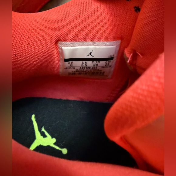 Air Jordan 4 Retro HOT PUNCH Size 8 Women’s RARE - Picture 7 of 10